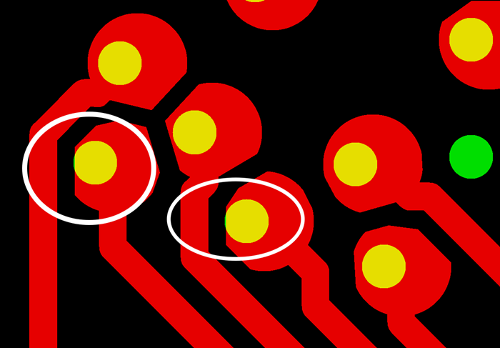 PCB生產(chǎn)會(huì)產(chǎn)生同一方向性的小小量偏移，焊盤(pán)被削的方向無(wú)規(guī)則，最?lèi)毫拥那闆r還會(huì)出現(xiàn)個(gè)別孔破焊環(huán)